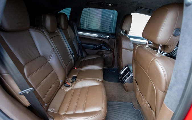 Porsche Cayenne cena 270000 przebieg: 122219, rok produkcji 2016 z Brześć Kujawski małe 631